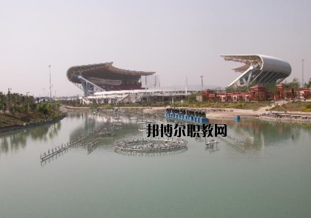 荊門現(xiàn)代學(xué)校2020年報名條件、招生要求、招生對象