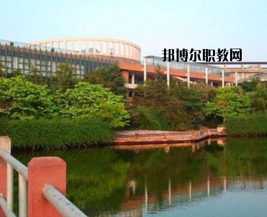 宜昌體育運(yùn)動學(xué)校2020年報名條件、招生要求、招生對象