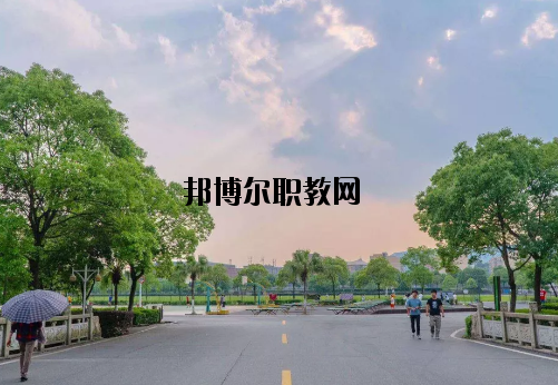 新余新興產(chǎn)業(yè)工程學(xué)校怎么樣、好不好