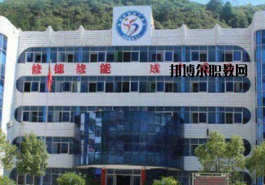 ?？德毥讨行膶W(xué)校2020年報(bào)名條件、招生要求、招生對象