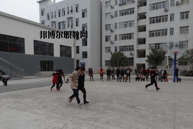?？德毥讨行膶W(xué)校怎么樣、好不好