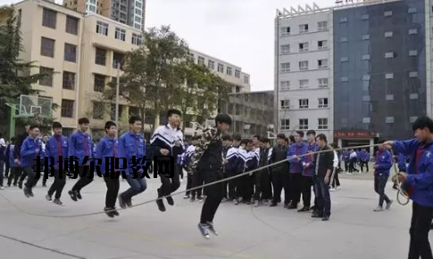 蘭州鐵路技工學(xué)校2020年學(xué)費(fèi)、收費(fèi)多少