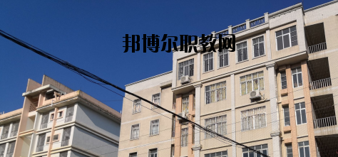 梧州服裝職業(yè)技術(shù)學校2020年報名條件、招生要求、招生對象 