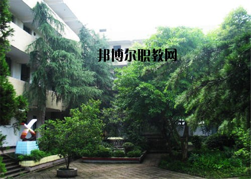 內(nèi)江求是職業(yè)技術(shù)學(xué)校2020年報(bào)名條件、招生要求、招生對(duì)象