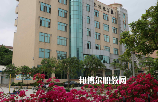 湛江海濱職業(yè)技術(shù)學(xué)校2020年報名條件、招生要求、招生對象