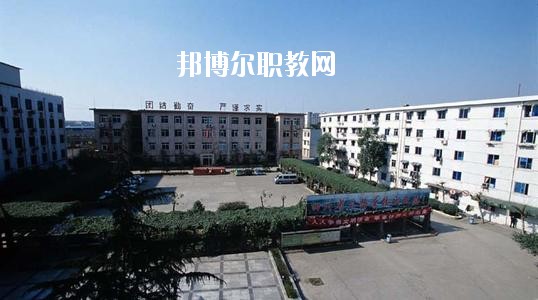 四川建筑技工學(xué)校2020年招生辦聯(lián)系電話(huà)