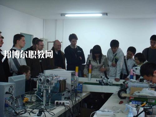 瀘州化工廠技工學(xué)校2020年報名條件、招生要求、招生對象
