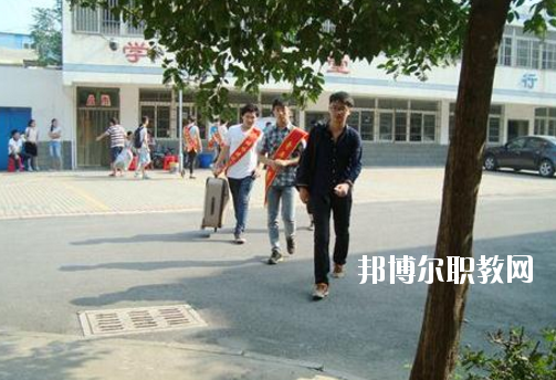 合肥商貿職業(yè)學校2020年報名條件、招生要求、招生對象
