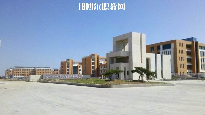 確山縣職業(yè)教育中心2021年報名條件、招生要求、招生對象