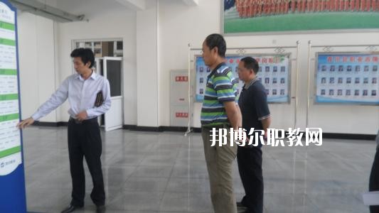 蘆山縣職業(yè)高級中學(xué)2020年報名條件、招生要求、招生對象