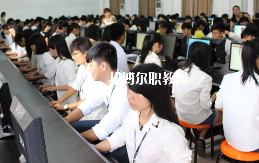 廉江興華職業(yè)技術(shù)學(xué)校2020年報名條件、招生要求、招生對象