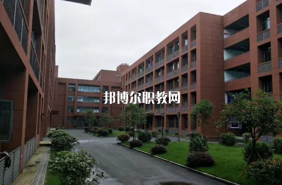 重慶人文藝術(shù)職業(yè)學校1
