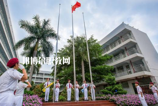 深圳市龍崗職業(yè)技術學校2020年報名條件、招生要求、招生對象