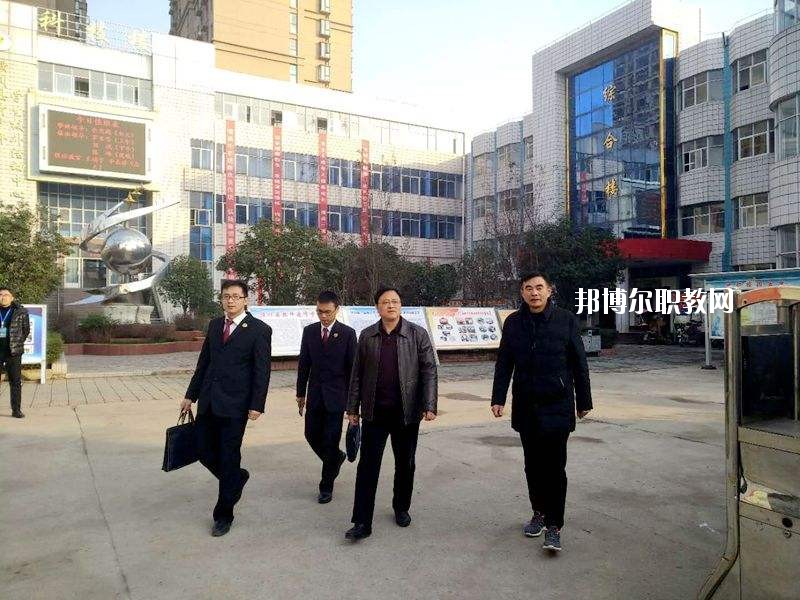 潢川縣職業(yè)教育中心2021年報名條件、招生要求、招生對象