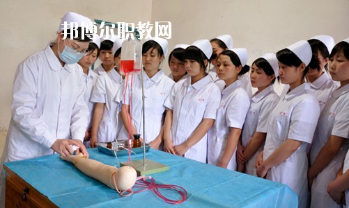 四川2020年去讀衛(wèi)校學什么對以后好一點
