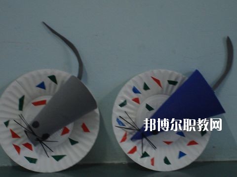 四川2020年女生讀幼師學(xué)校