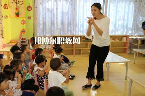 四川2020年女生初中畢業(yè)上幼師學校