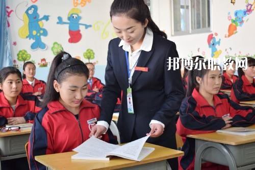 四川2020年有哪些中專幼師學(xué)校