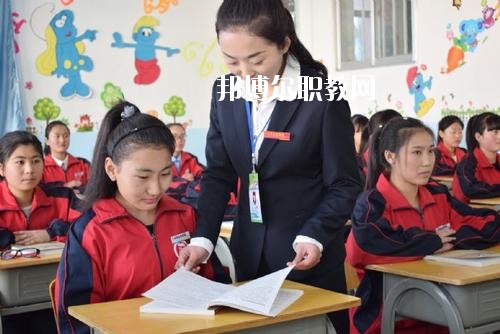 四川2020年有哪些大專幼師學(xué)校