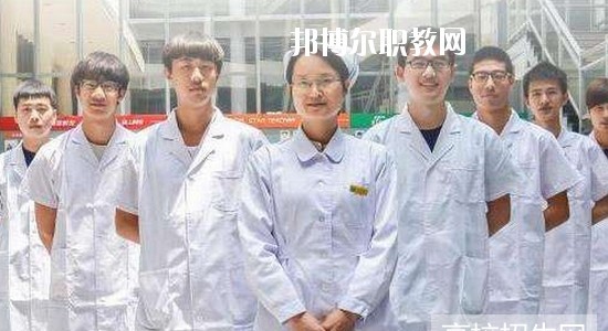 四川2020年衛(wèi)校好點的大專學校