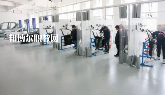 廣東2020年男生上汽修學校學什么好