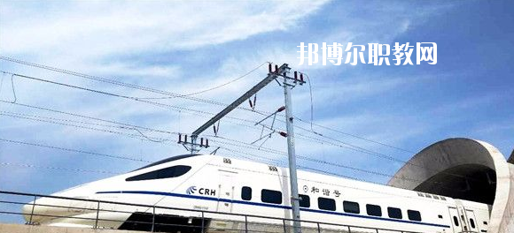 甘肅2020年女生上高鐵學校學什么專業(yè)好