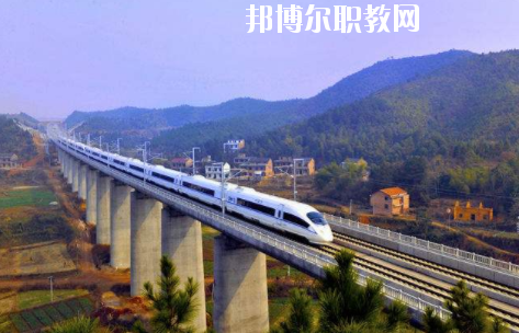 甘肅2020年高鐵學(xué)校中專升大?？际裁? width=