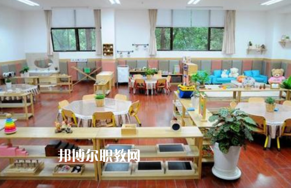 武漢2021年中專幼師學(xué)校怎么考大專