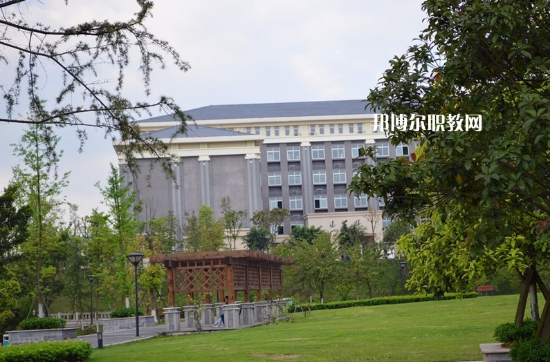 重慶2021年哪些大專(zhuān)的鐵路學(xué)校比較好