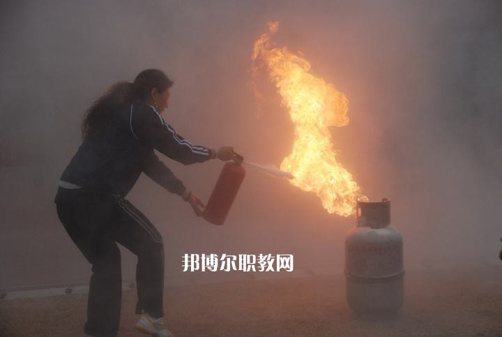 四川2021年初中生報什么消防技術(shù)工程學(xué)校