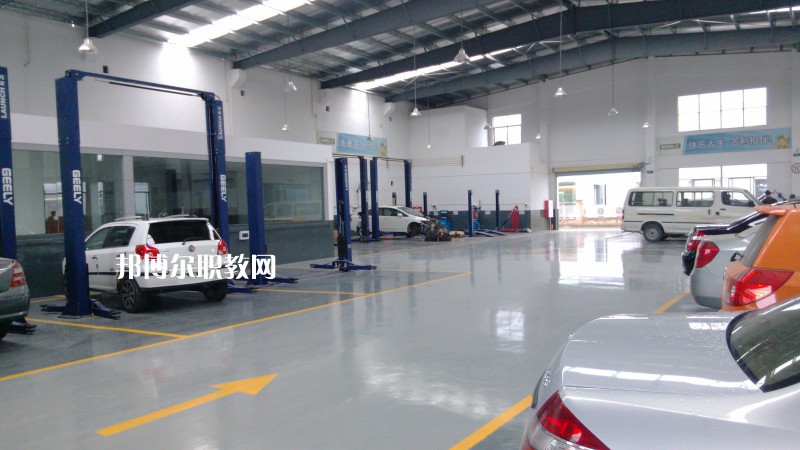 四川2021年大專學(xué)校有汽修學(xué)校