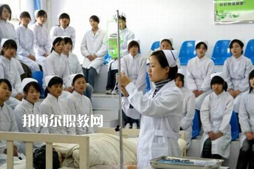 成都2021年女生讀什么衛(wèi)校
