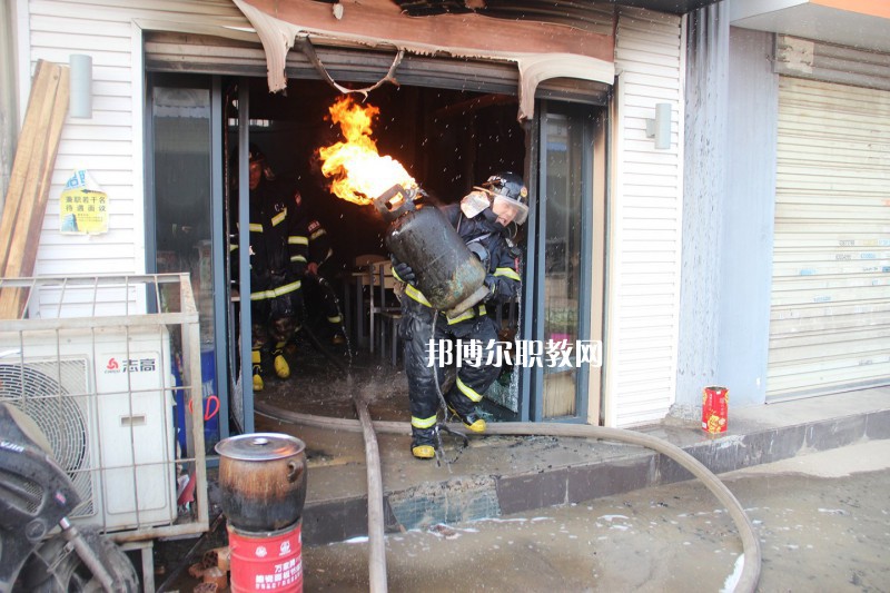 四川2021年男生初中畢業(yè)上消防技術(shù)工程學(xué)校