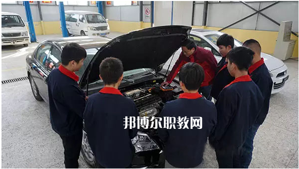 重慶2021年女生學汽修學校