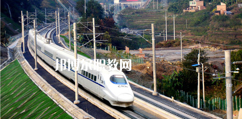 南寧2021年好一點的鐵路學校大專學校