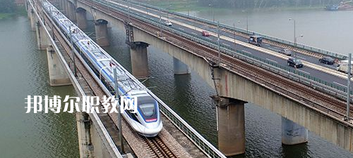 南寧2021年鐵路學(xué)校理論包括什么