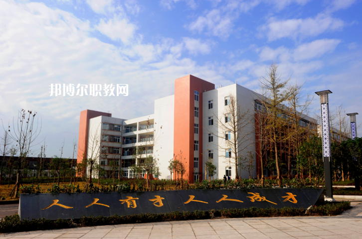 重慶2021年初中生可以學汽修學校嗎