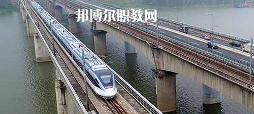 南寧2021年初中生讀鐵路學(xué)校怎么樣