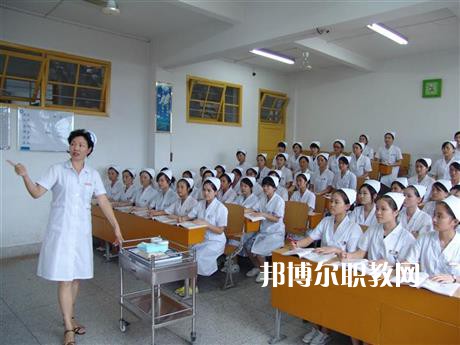 成都2021年初中生報什么衛(wèi)校最好