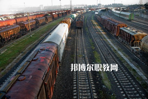 四川2021年讀鐵路學(xué)校讀什么專業(yè)好