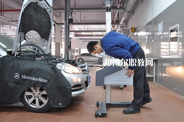 四川2021年男生學(xué)什么汽修學(xué)校好