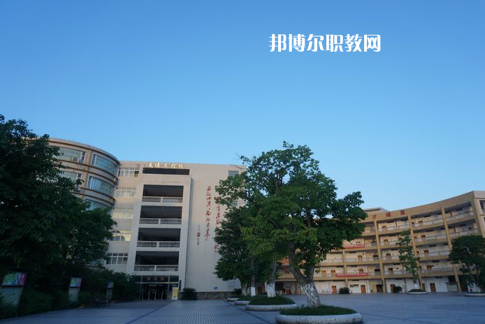 重慶2021年初中生報什么汽修學(xué)校最好