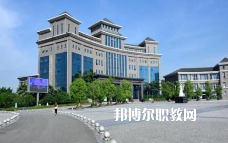重慶2021年衛(wèi)校怎么樣報名