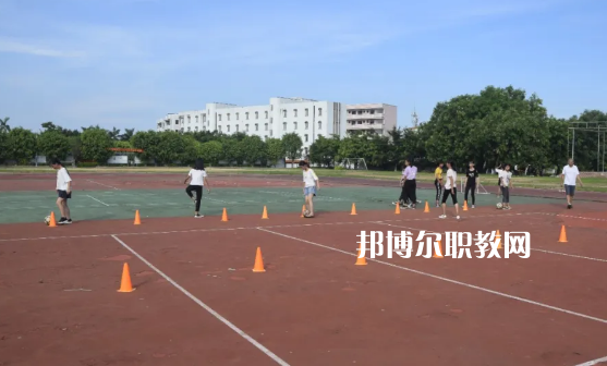 吳川職業(yè)高級中學(xué)2021年報名條件、招生要求、招生對象