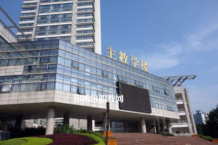 達(dá)州華西職業(yè)技術(shù)學(xué)校2021年報名條件、招生要求