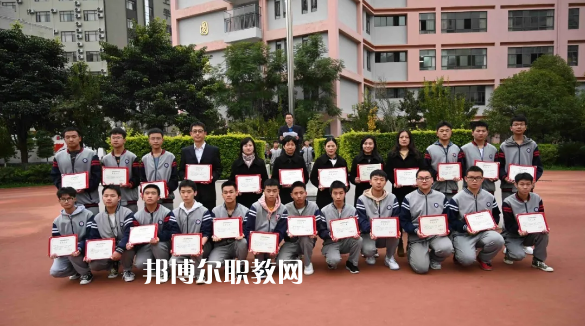 昆明盤龍職業(yè)高級中學(xué)怎么樣、好不好