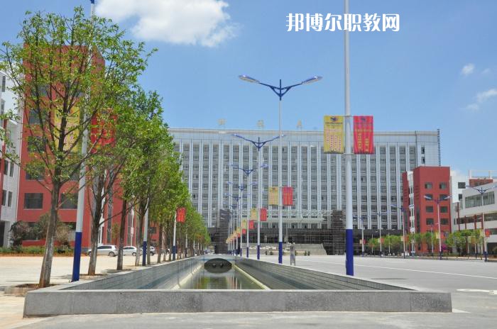昆明醫(yī)藥職業(yè)技術學校2021年報名條件、招生要求、招生對象