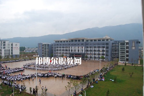 麗江民族中等專業(yè)學(xué)校2021年學(xué)費(fèi)、收費(fèi)多少