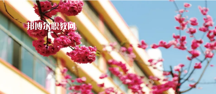 云南昆明工業(yè)學(xué)校2021年報(bào)名條件、招生要求、招生對(duì)象