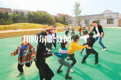 云南2021年中專幼師學(xué)?？梢钥即髮? width=